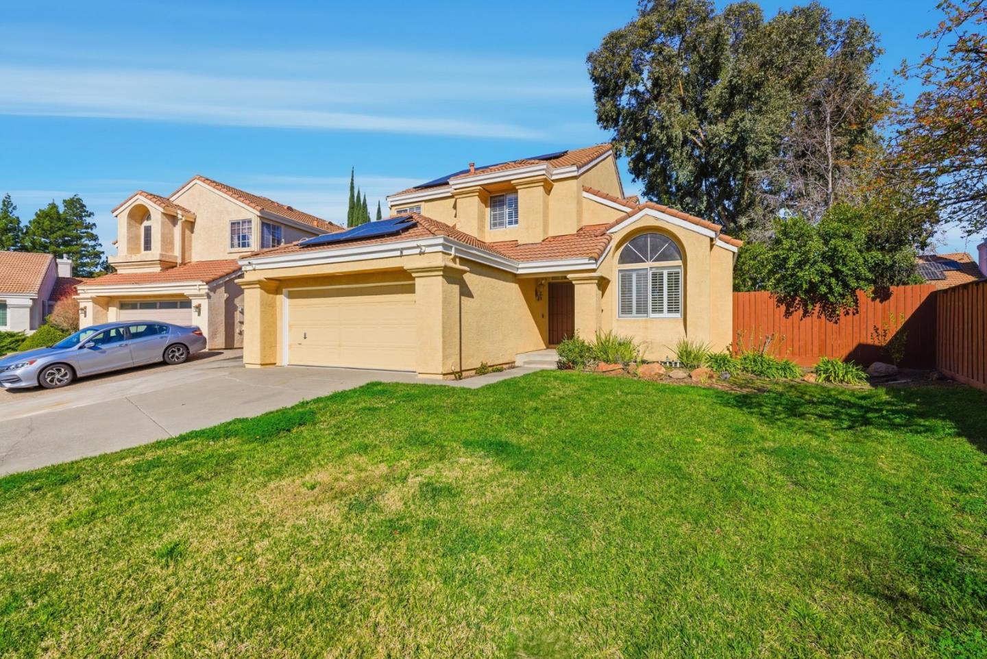 Detail Gallery Image 2 of 42 For 113 Derry Ct, Vacaville,  CA 95688 - 4 Beds | 2/1 Baths