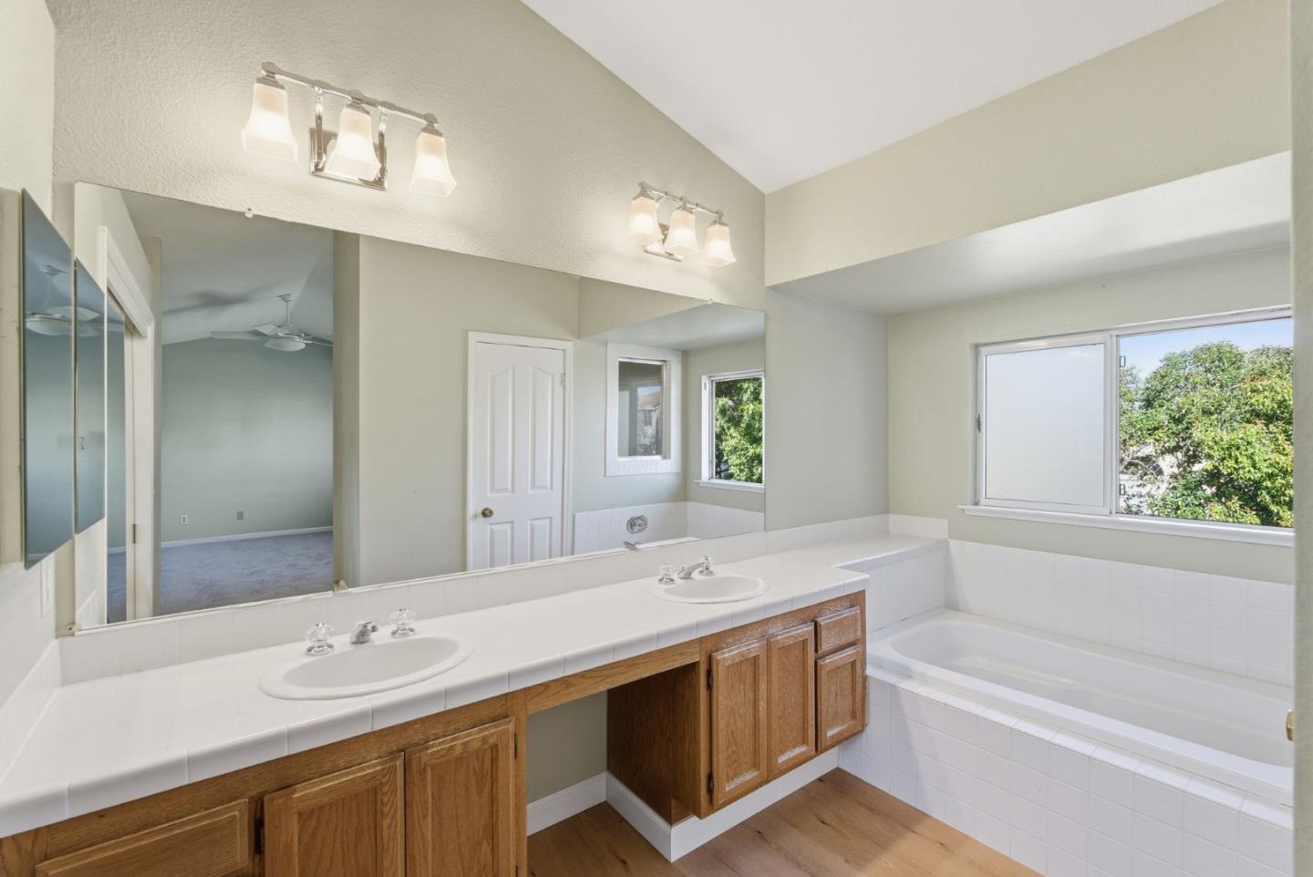 Detail Gallery Image 24 of 42 For 113 Derry Ct, Vacaville,  CA 95688 - 4 Beds | 2/1 Baths
