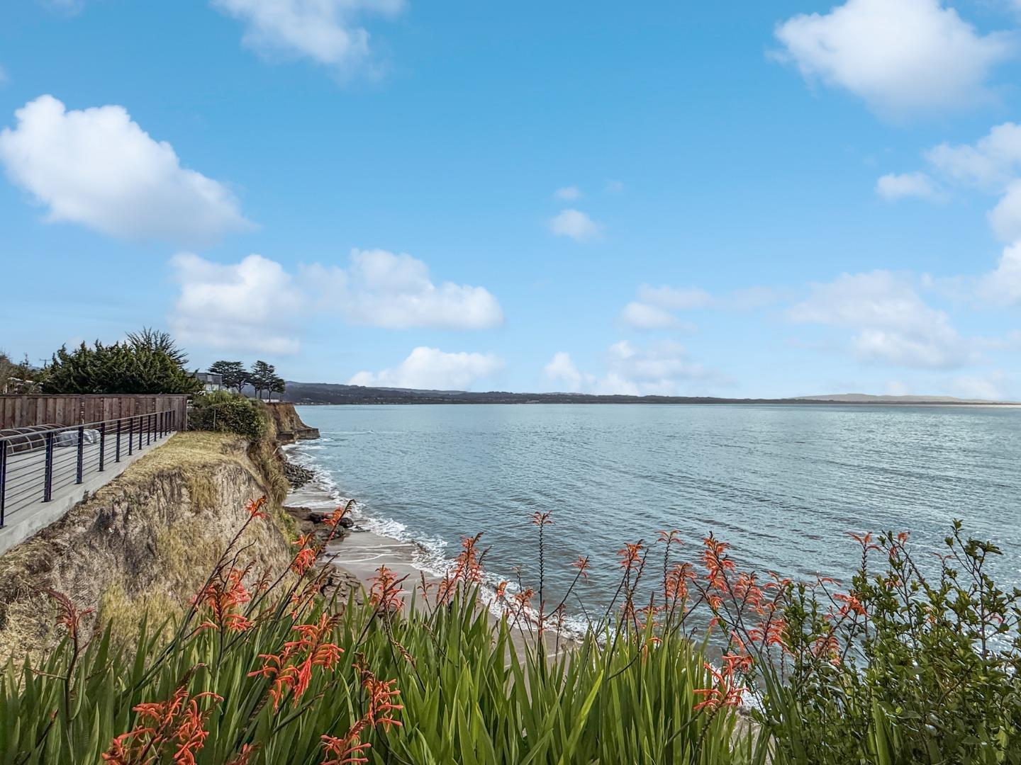 Detail Gallery Image 14 of 23 For 4550 Opal St #B,  Capitola,  CA 95010 - 2 Beds | 1 Baths