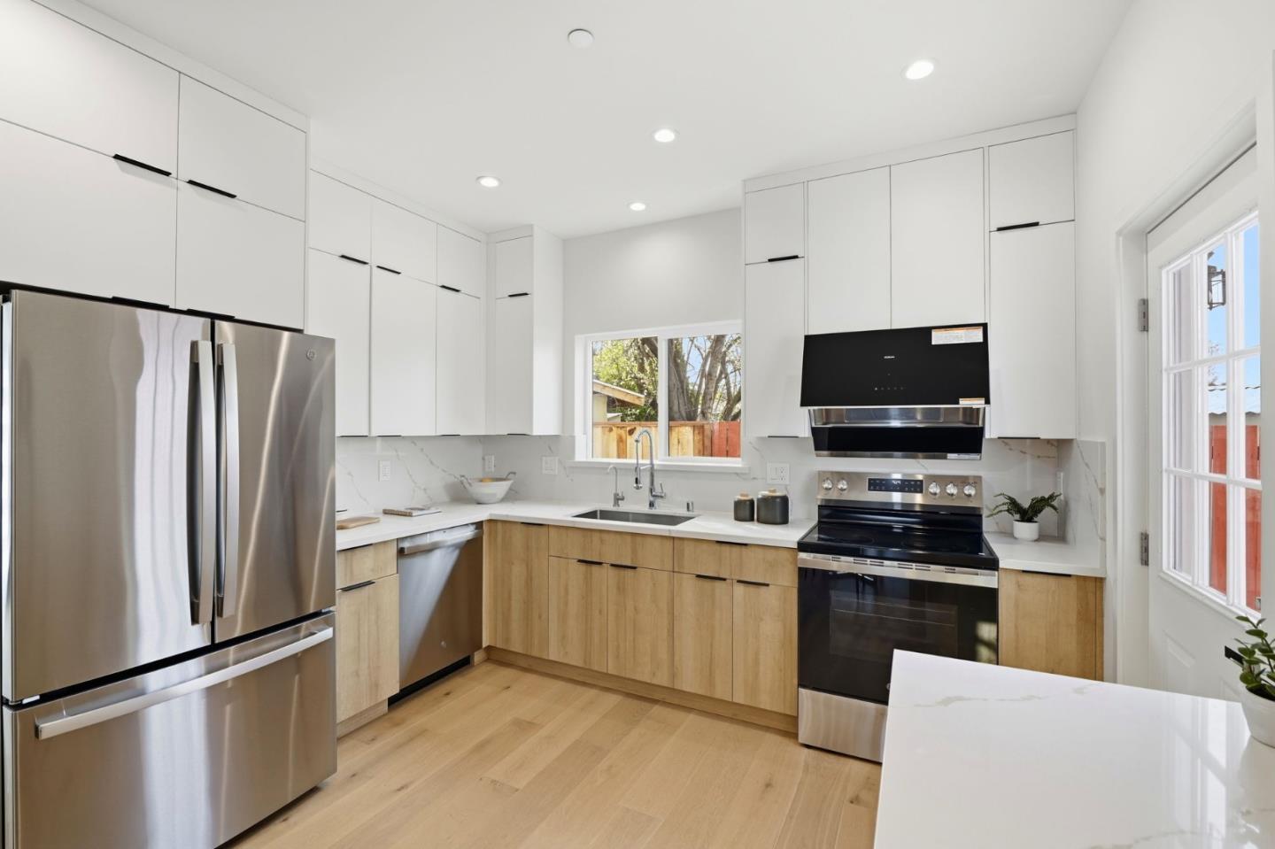 Detail Gallery Image 11 of 44 For 2514 Parkland Ct, Santa Clara,  CA 95051 - 5 Beds | 4 Baths