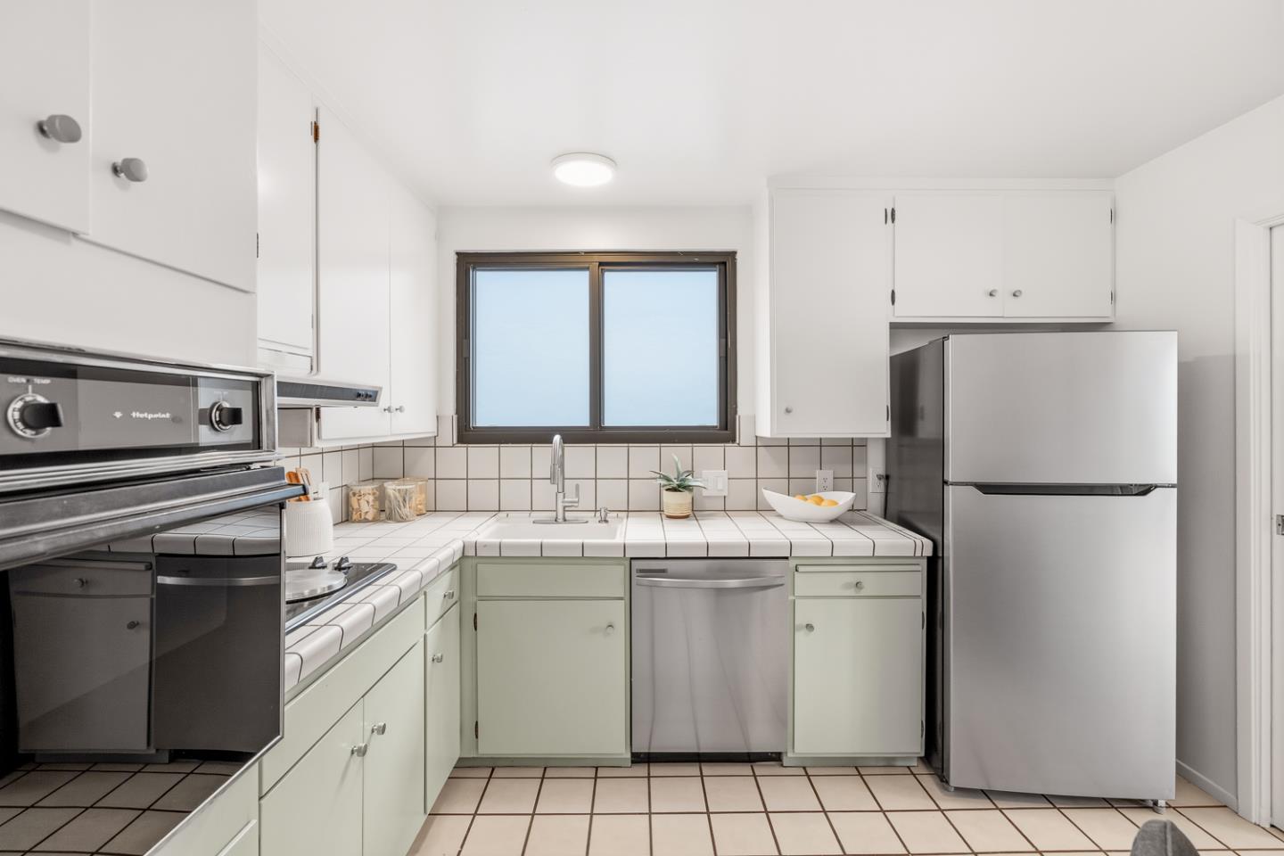 Detail Gallery Image 13 of 39 For 91 Wakefield Ave, Daly City,  CA 94015 - 4 Beds | 3 Baths