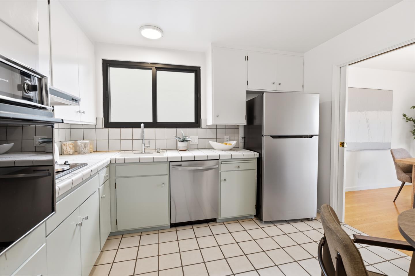 Detail Gallery Image 14 of 39 For 91 Wakefield Ave, Daly City,  CA 94015 - 4 Beds | 3 Baths