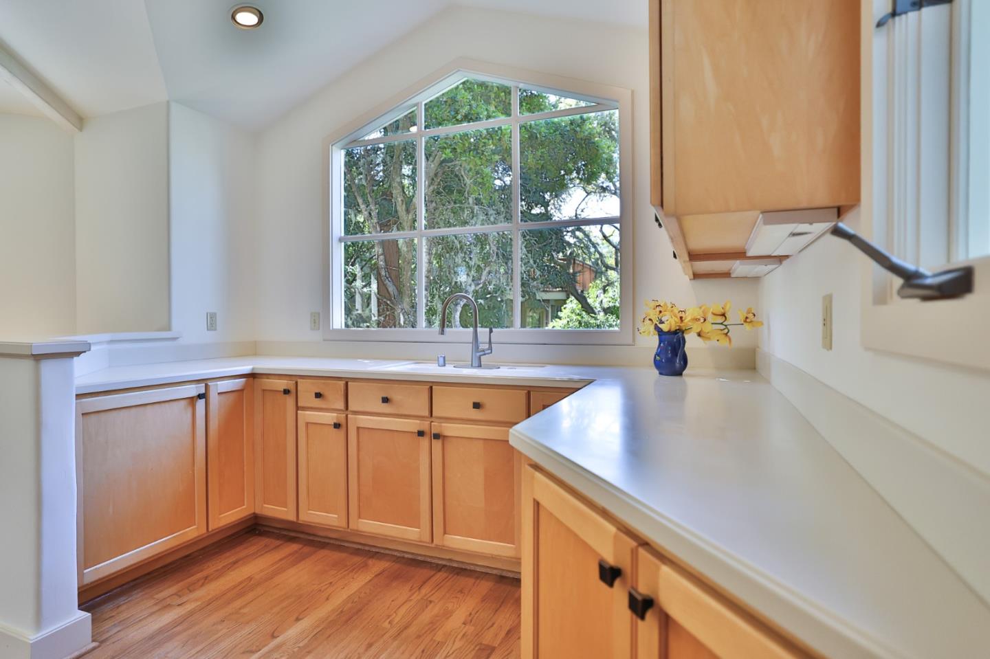 Detail Gallery Image 11 of 22 For 0 Se 4th Ave- 3se of Torres,, Carmel,  CA 93923 - 2 Beds | 2 Baths