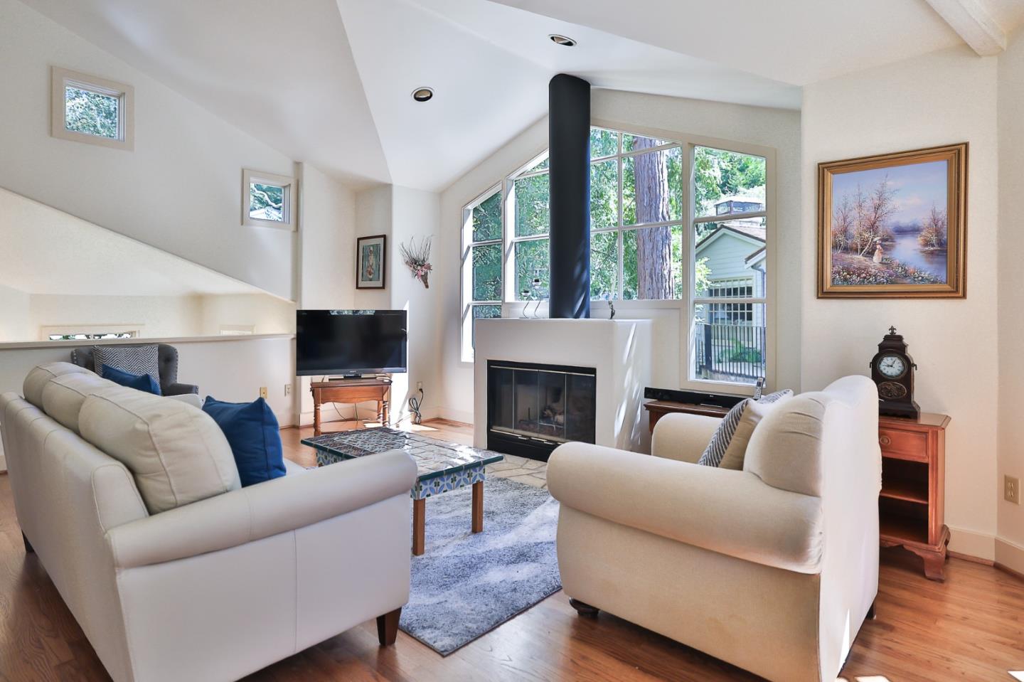 Detail Gallery Image 5 of 22 For 0 Se 4th Ave- 3se of Torres,, Carmel,  CA 93923 - 2 Beds | 2 Baths