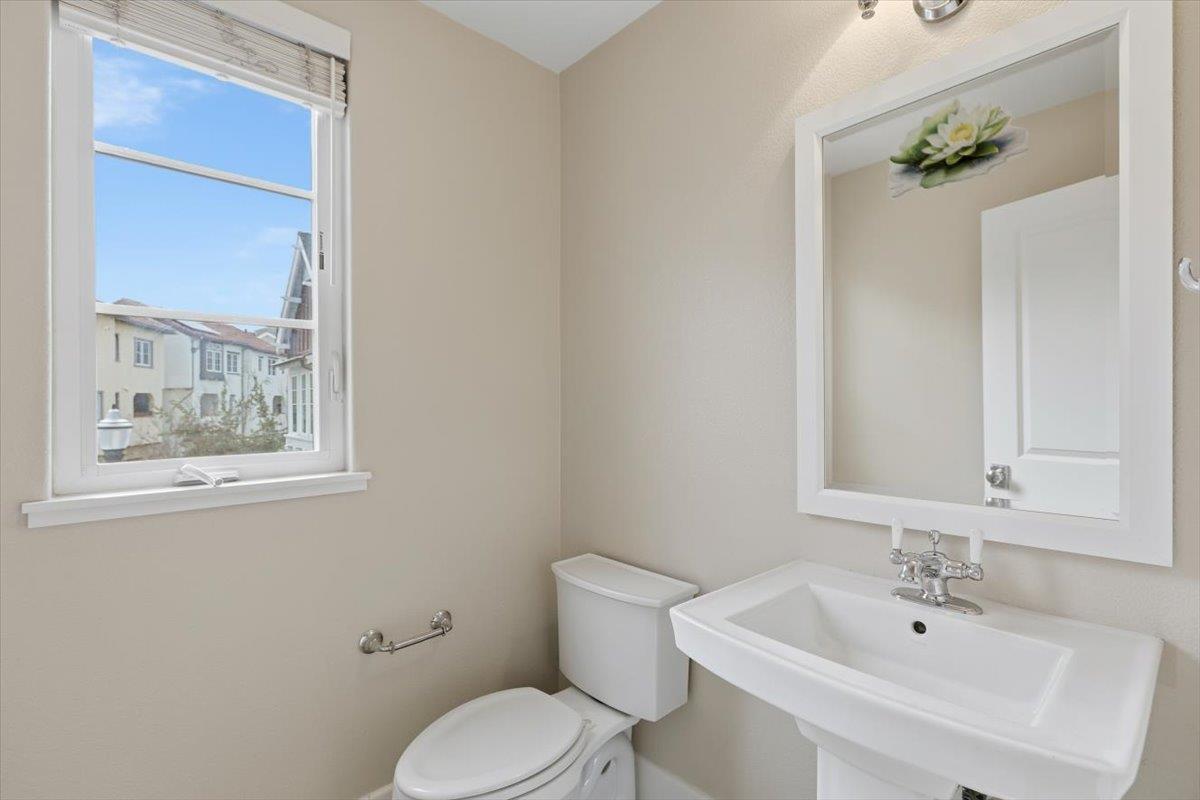 Detail Gallery Image 18 of 51 For 251 Firefly Ter, Fremont,  CA 94539 - 4 Beds | 3/1 Baths