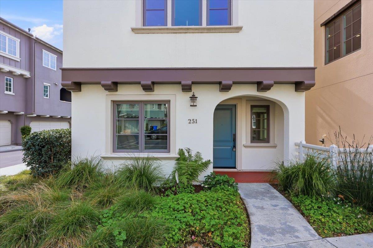 Detail Gallery Image 3 of 51 For 251 Firefly Ter, Fremont,  CA 94539 - 4 Beds | 3/1 Baths