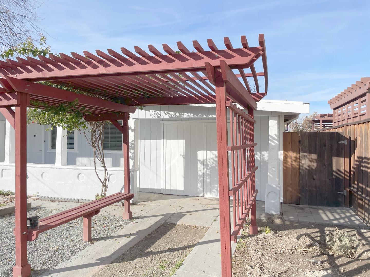 Detail Gallery Image 2 of 6 For 1758 5th St #STUDIO,  Livermore,  CA 94550 - 0 Beds | 1 Baths