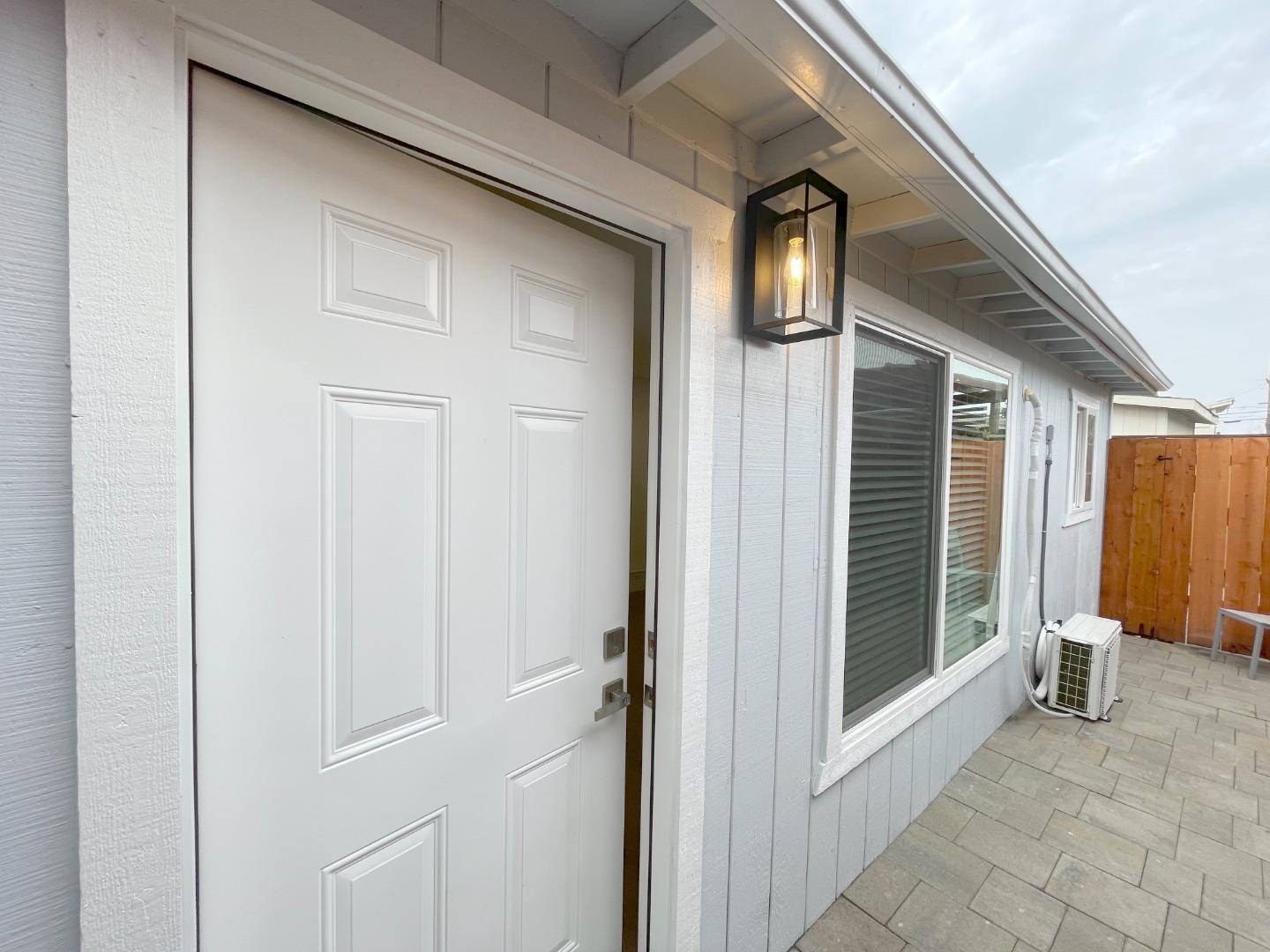 Detail Gallery Image 3 of 6 For 1758 5th St #STUDIO,  Livermore,  CA 94550 - 0 Beds | 1 Baths