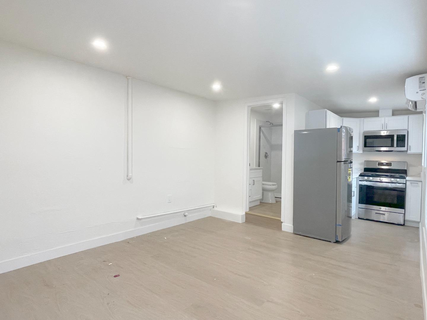 Detail Gallery Image 4 of 6 For 1758 5th St #STUDIO,  Livermore,  CA 94550 - 0 Beds | 1 Baths