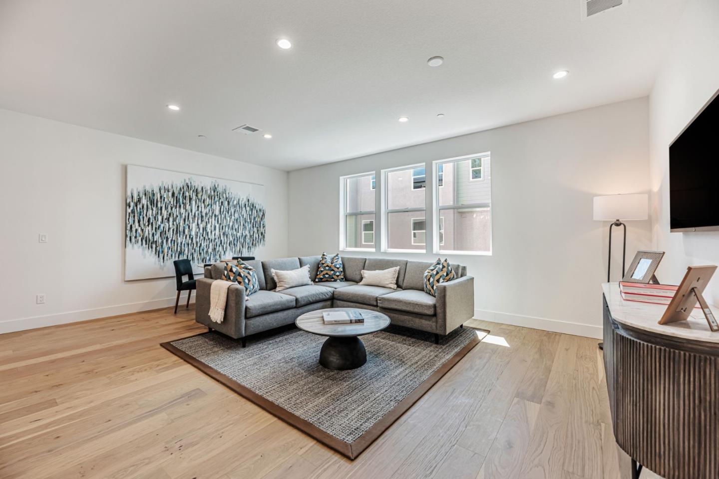 Detail Gallery Image 2 of 19 For 5005 Seashell Ter, San Ramon,  CA 94583 - 4 Beds | 3/1 Baths