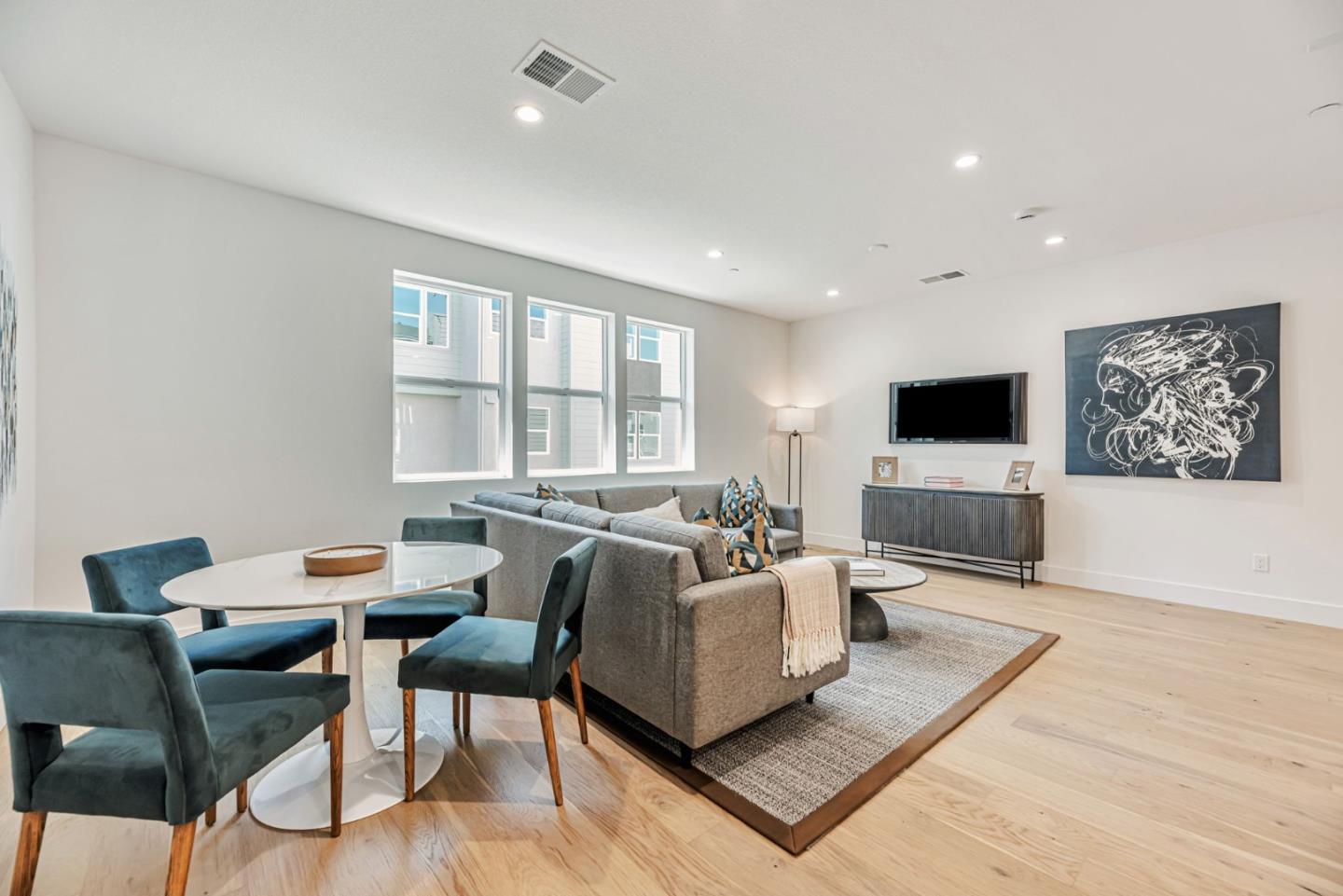 Detail Gallery Image 7 of 19 For 5005 Seashell Ter, San Ramon,  CA 94583 - 4 Beds | 3/1 Baths