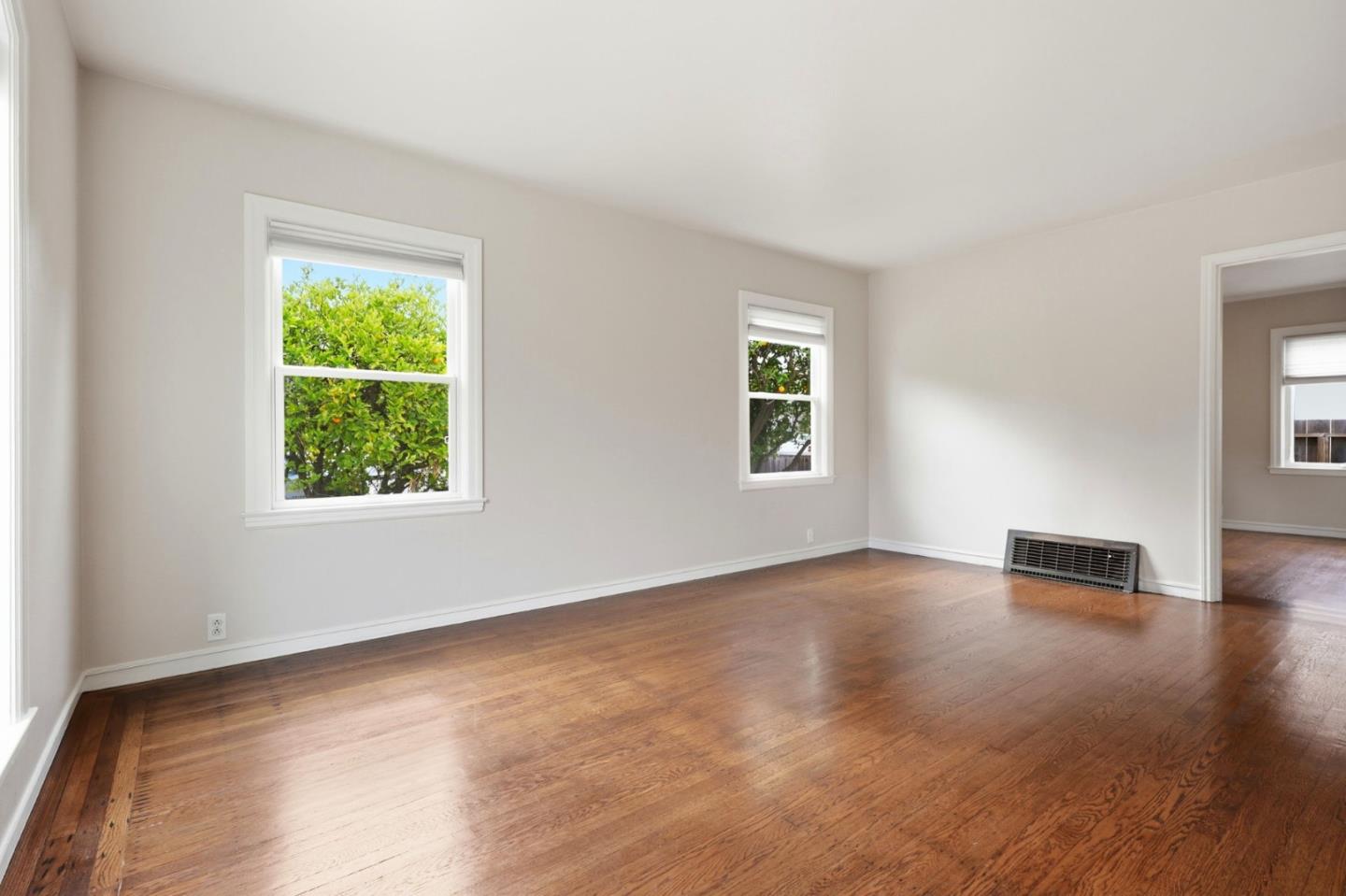 Detail Gallery Image 10 of 57 For 728 Laurel Ave, Burlingame,  CA 94010 - – Beds | – Baths