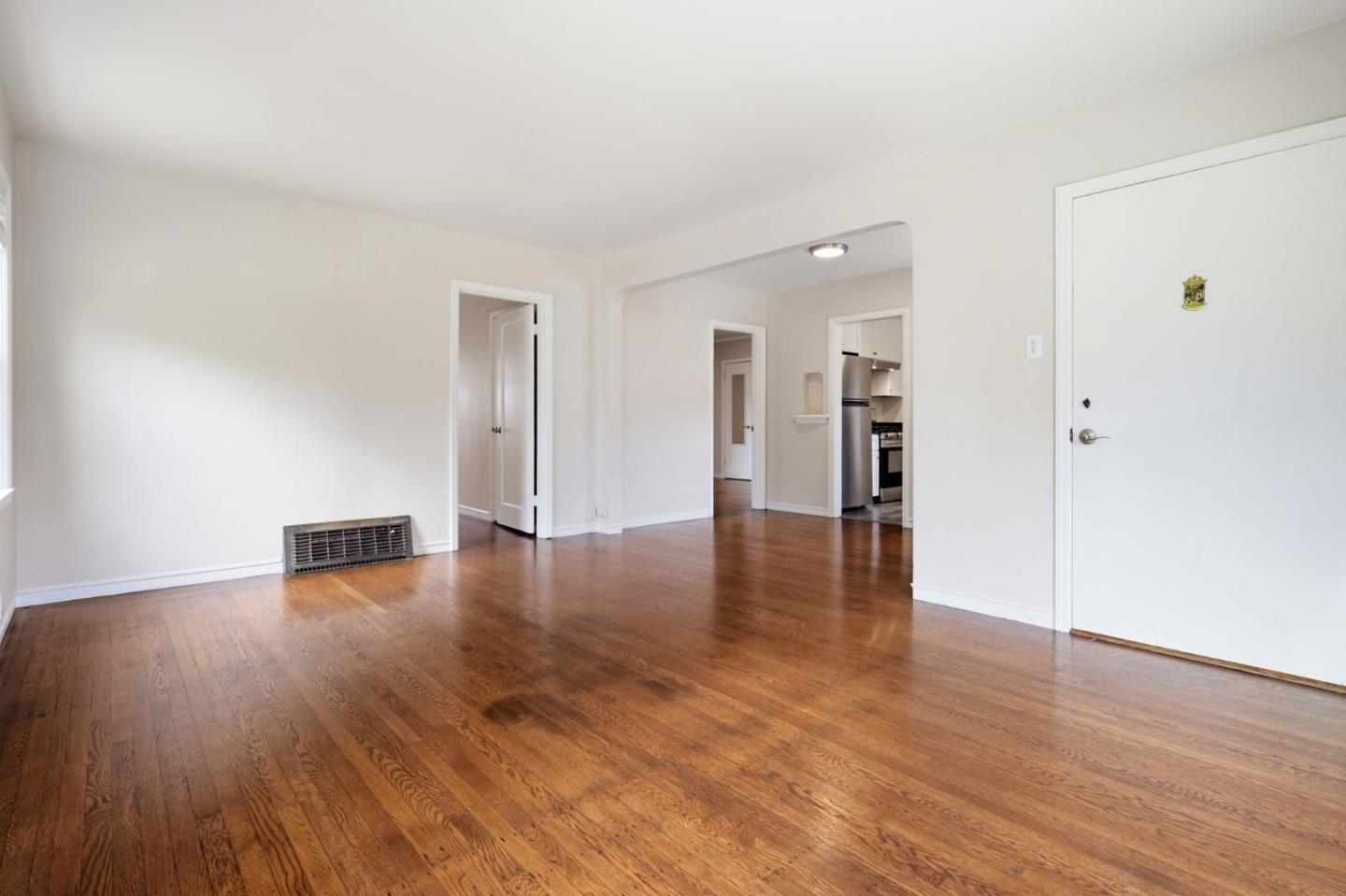 Detail Gallery Image 11 of 57 For 728 Laurel Ave, Burlingame,  CA 94010 - – Beds | – Baths