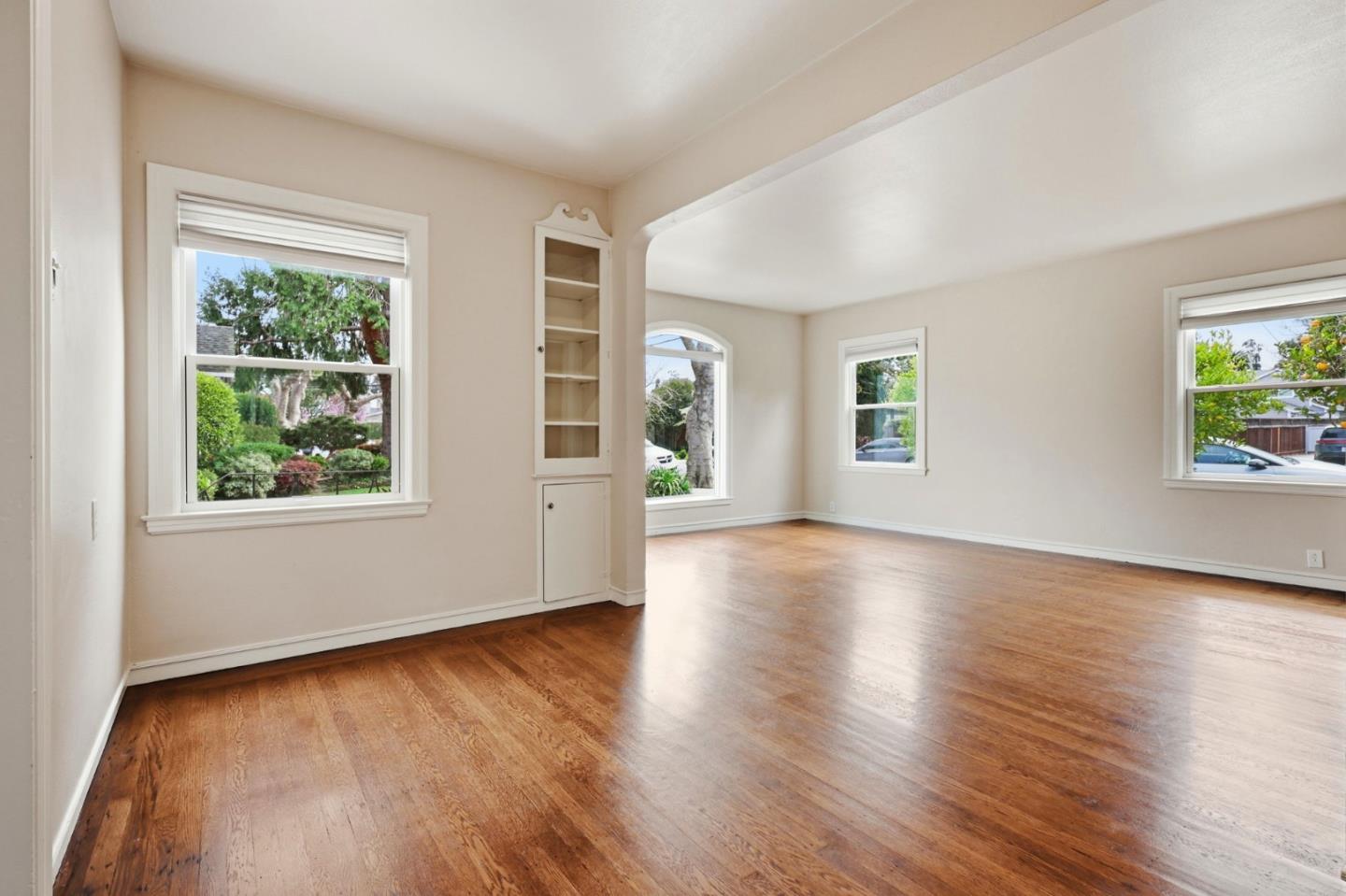 Detail Gallery Image 13 of 57 For 728 Laurel Ave, Burlingame,  CA 94010 - – Beds | – Baths