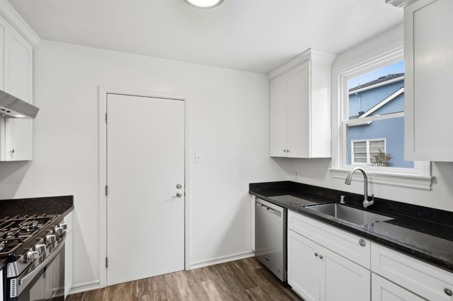 Detail Gallery Image 14 of 57 For 728 Laurel Ave, Burlingame,  CA 94010 - – Beds | – Baths