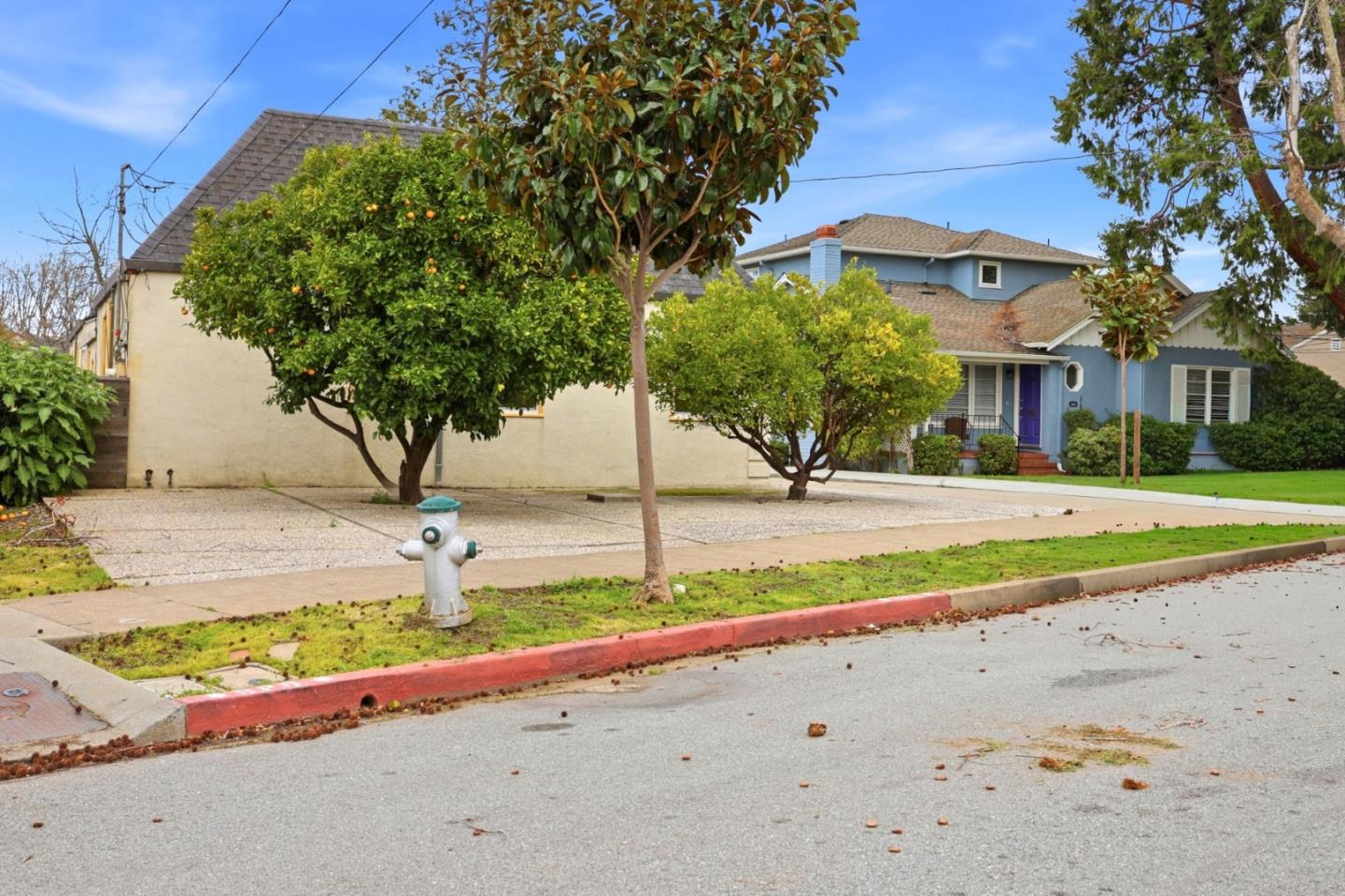 Detail Gallery Image 4 of 57 For 728 Laurel Ave, Burlingame,  CA 94010 - – Beds | – Baths