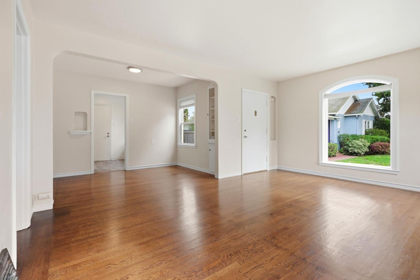 Detail Gallery Image 7 of 57 For 728 Laurel Ave, Burlingame,  CA 94010 - – Beds | – Baths