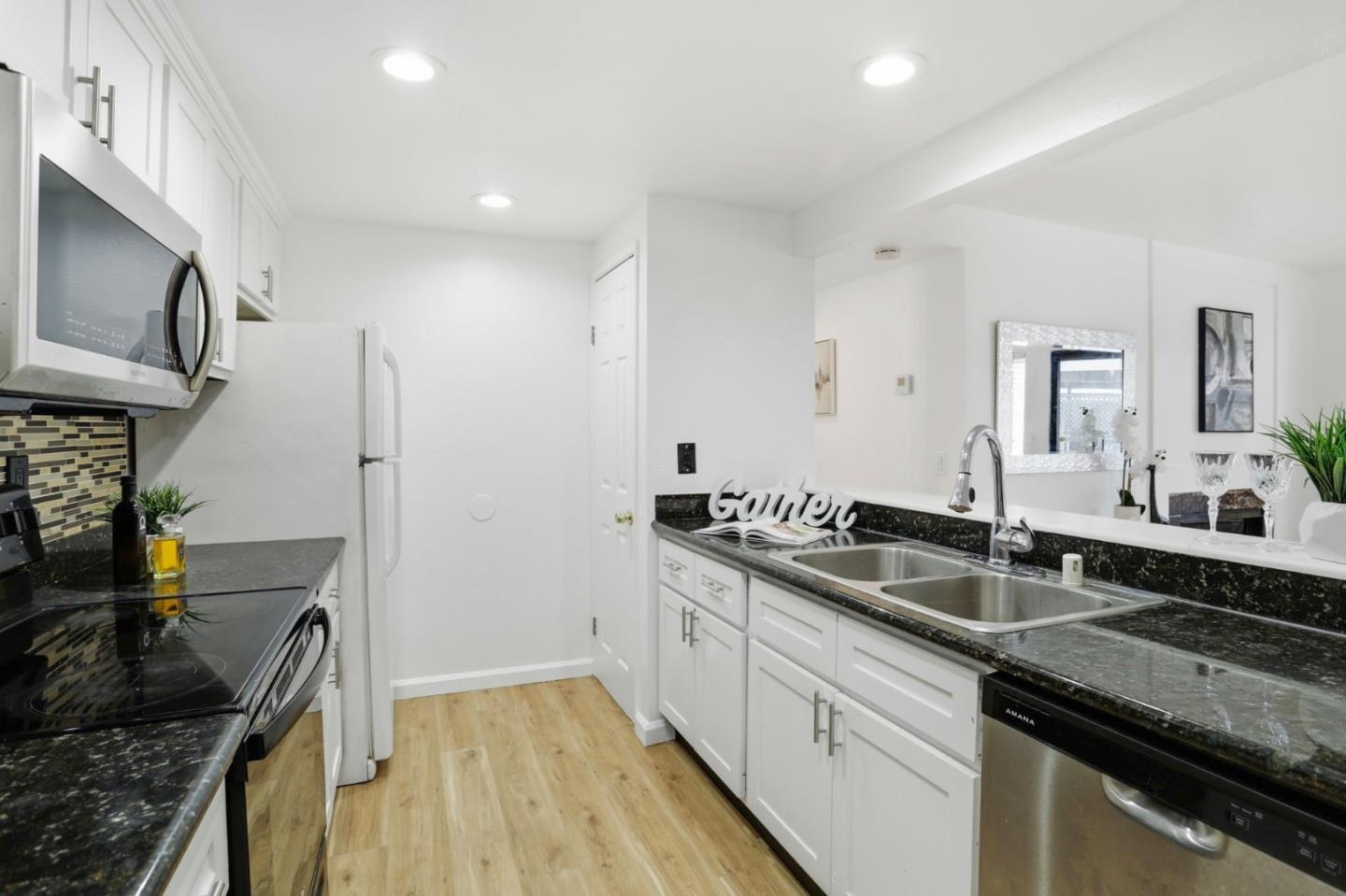 Detail Gallery Image 10 of 36 For 3819 7 Trees Blvd #303,  San Jose,  CA 95111 - 2 Beds | 2 Baths