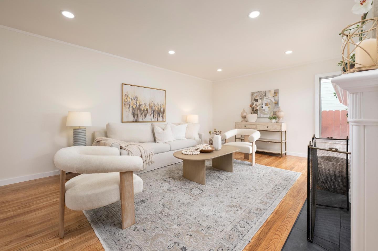 Detail Gallery Image 3 of 16 For 1729 Cypress Ave, San Mateo,  CA 94401 - 2 Beds | 1 Baths