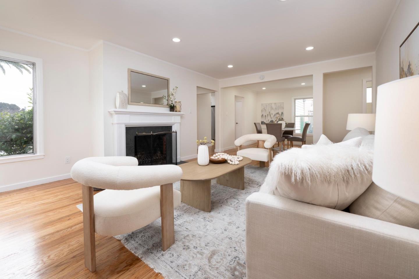 Detail Gallery Image 4 of 16 For 1729 Cypress Ave, San Mateo,  CA 94401 - 2 Beds | 1 Baths