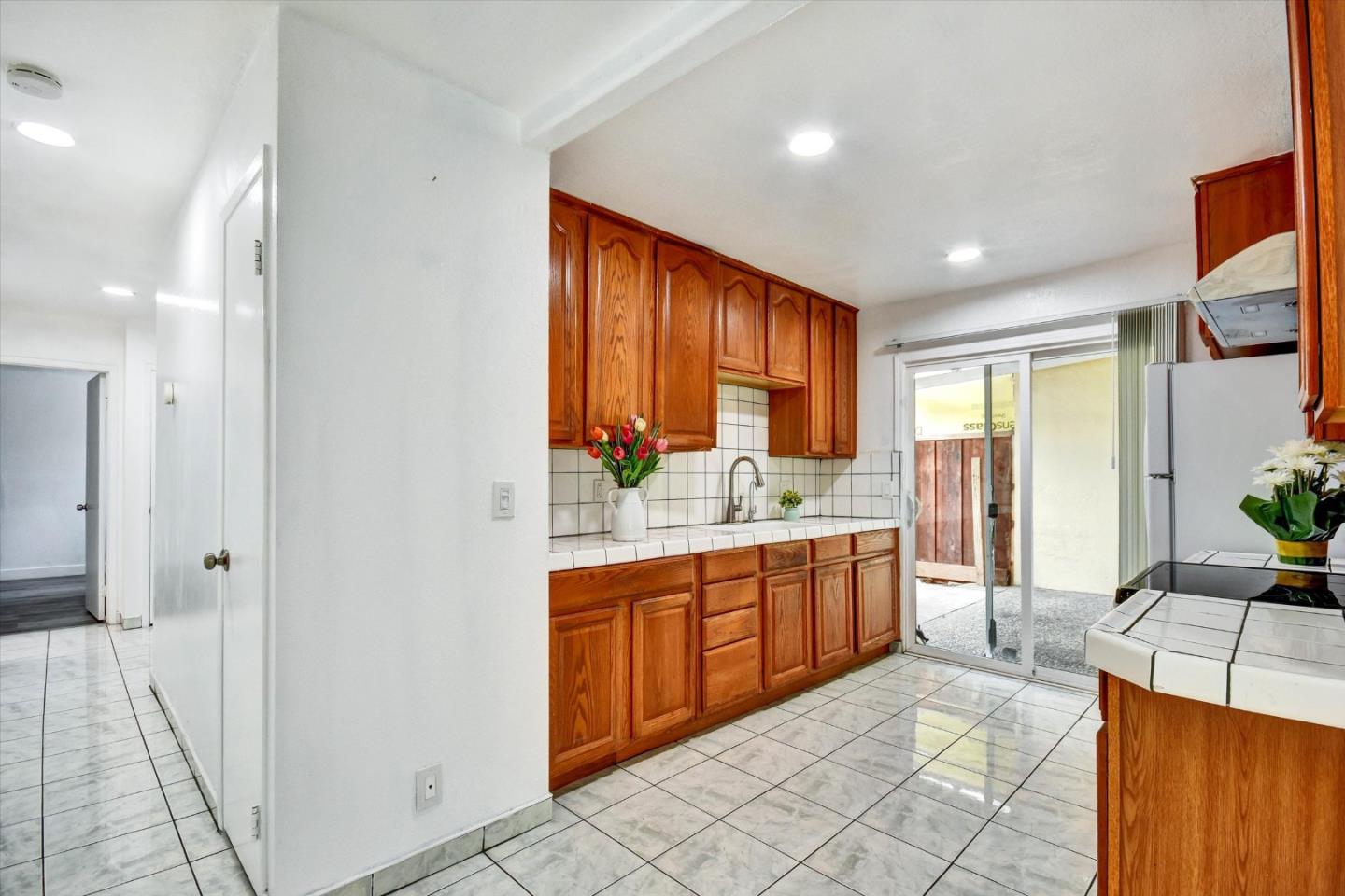 Detail Gallery Image 5 of 25 For 1262 Turtlerock Dr, San Jose,  CA 95122 - 4 Beds | 2 Baths