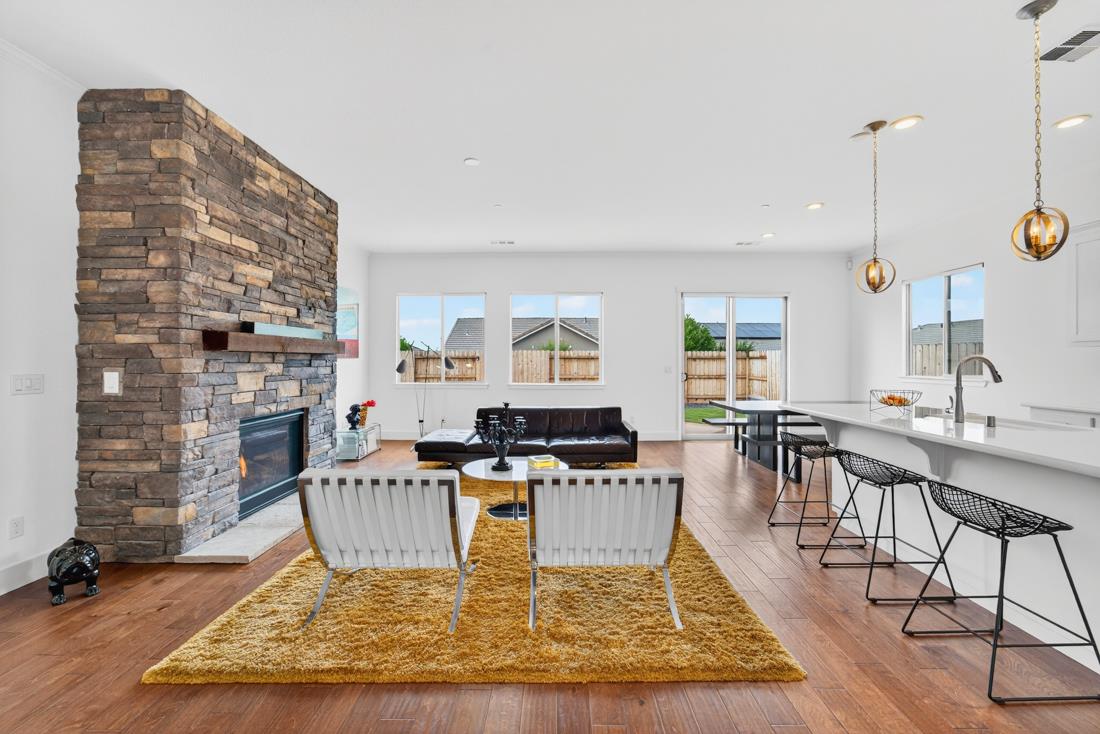 Detail Gallery Image 13 of 47 For 1650 Clover Ct, Hollister,  CA 95023 - 3 Beds | 2/1 Baths