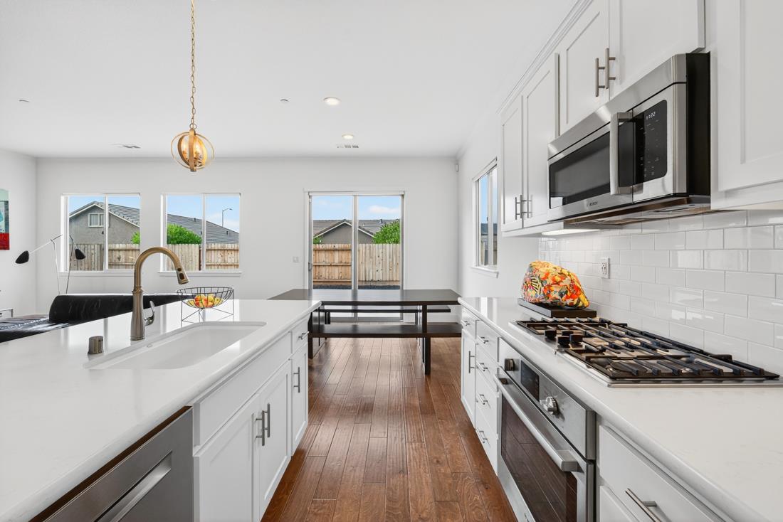 Detail Gallery Image 19 of 47 For 1650 Clover Ct, Hollister,  CA 95023 - 3 Beds | 2/1 Baths