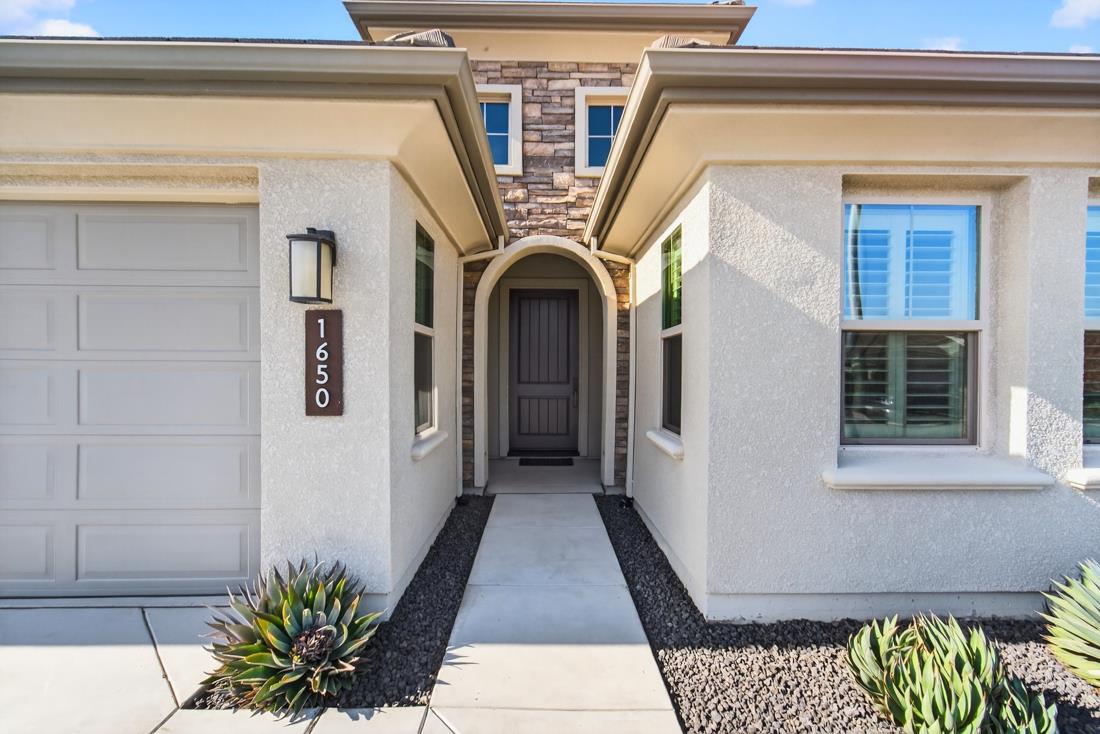 Detail Gallery Image 2 of 47 For 1650 Clover Ct, Hollister,  CA 95023 - 3 Beds | 2/1 Baths