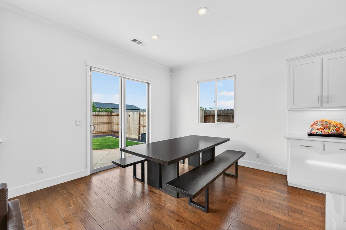 Detail Gallery Image 21 of 47 For 1650 Clover Ct, Hollister,  CA 95023 - 3 Beds | 2/1 Baths