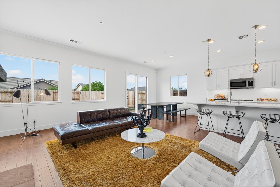 Detail Gallery Image 25 of 47 For 1650 Clover Ct, Hollister,  CA 95023 - 3 Beds | 2/1 Baths