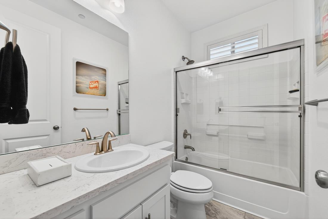 Detail Gallery Image 8 of 47 For 1650 Clover Ct, Hollister,  CA 95023 - 3 Beds | 2/1 Baths