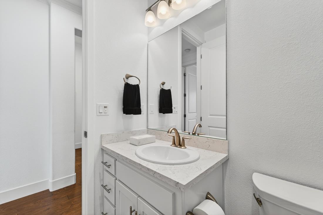 Detail Gallery Image 9 of 47 For 1650 Clover Ct, Hollister,  CA 95023 - 3 Beds | 2/1 Baths