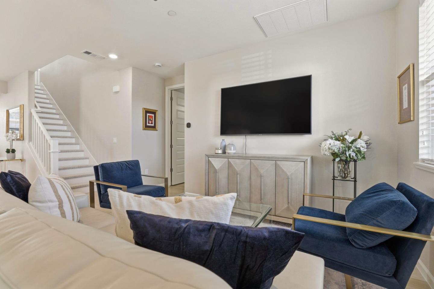 Detail Gallery Image 10 of 27 For 6385 Paysar Ln, Gilroy,  CA 95020 - 3 Beds | 2/1 Baths