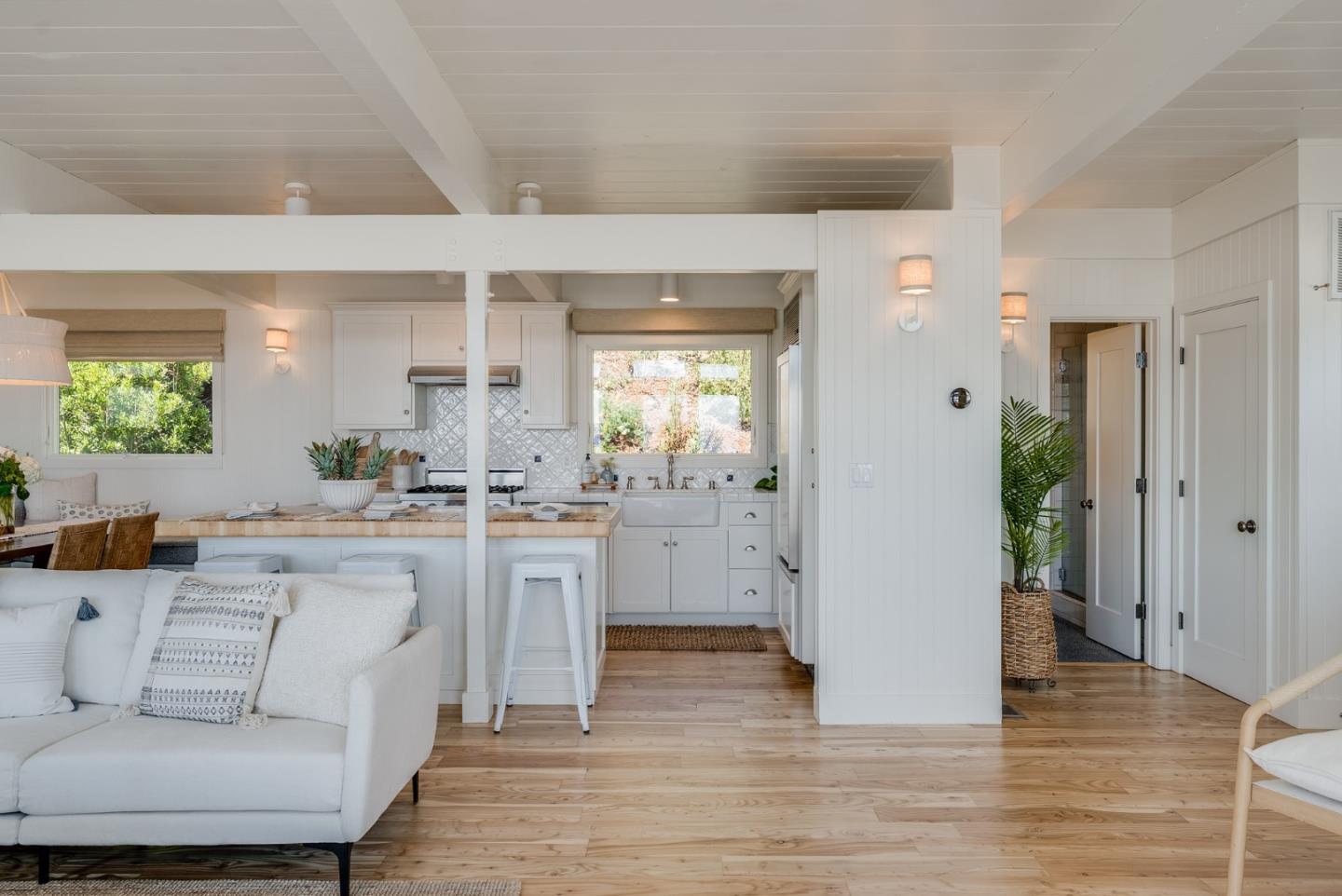 Detail Gallery Image 11 of 53 For 621 Beach Dr, Aptos,  CA 95003 - 4 Beds | 2 Baths