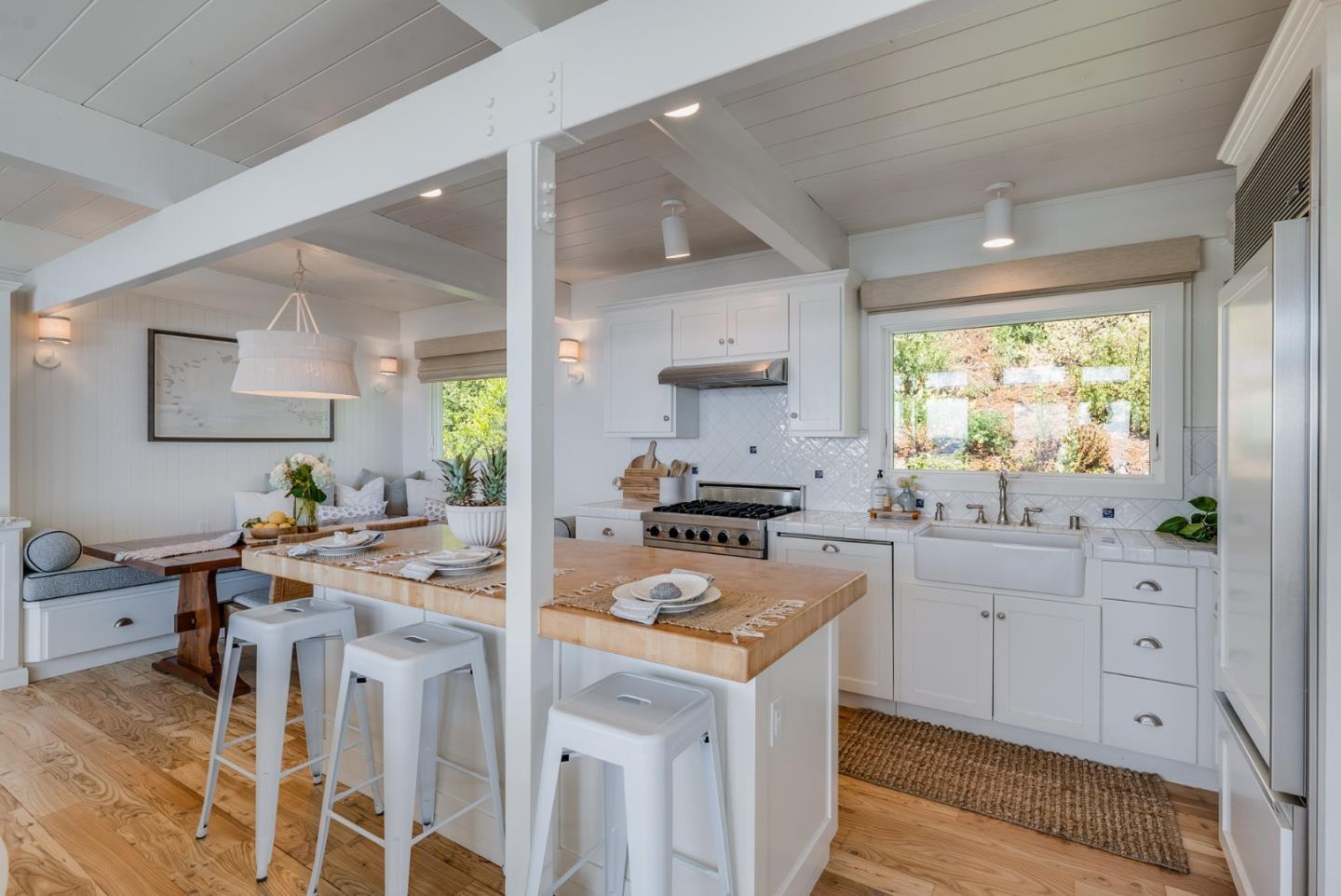 Detail Gallery Image 12 of 53 For 621 Beach Dr, Aptos,  CA 95003 - 4 Beds | 2 Baths