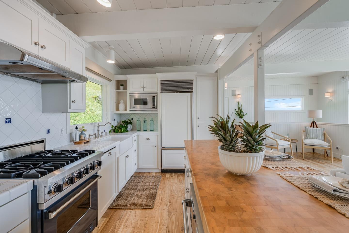 Detail Gallery Image 15 of 53 For 621 Beach Dr, Aptos,  CA 95003 - 4 Beds | 2 Baths