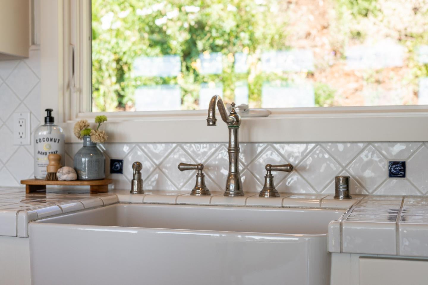 Detail Gallery Image 17 of 53 For 621 Beach Dr, Aptos,  CA 95003 - 4 Beds | 2 Baths