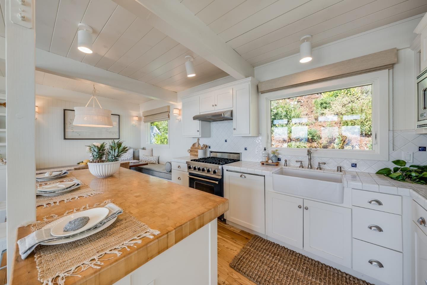 Detail Gallery Image 18 of 53 For 621 Beach Dr, Aptos,  CA 95003 - 4 Beds | 2 Baths