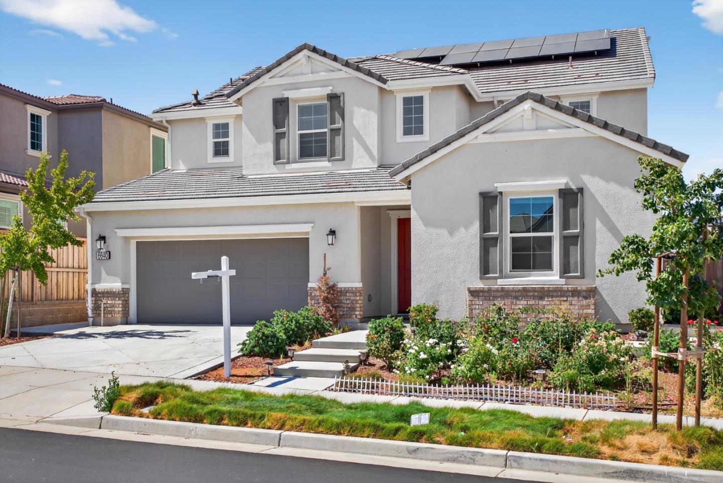 Detail Gallery Image 2 of 66 For 6640 Silverleaf Ct, Tracy,  CA 95377 - 5 Beds | 3/1 Baths