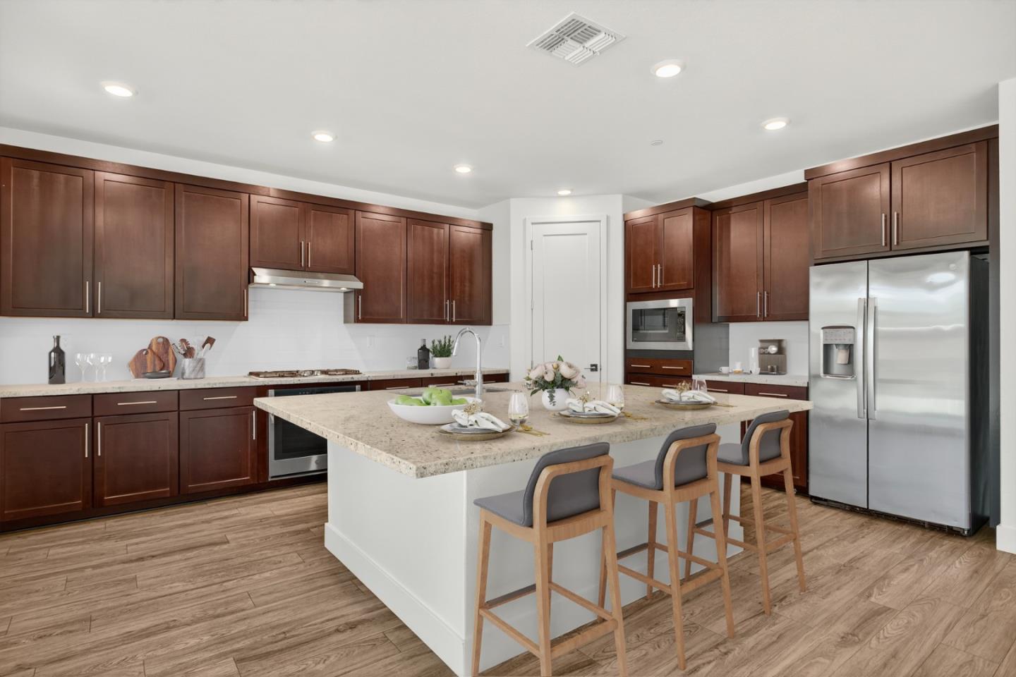 Detail Gallery Image 23 of 66 For 6640 Silverleaf Ct, Tracy,  CA 95377 - 5 Beds | 3/1 Baths