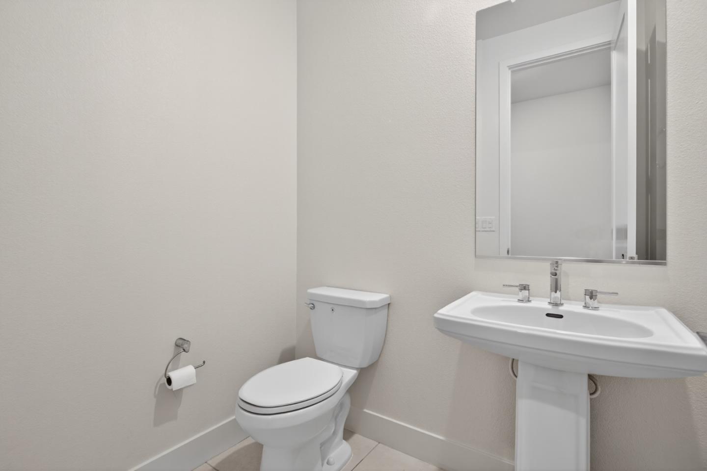 Detail Gallery Image 33 of 66 For 6640 Silverleaf Ct, Tracy,  CA 95377 - 5 Beds | 3/1 Baths