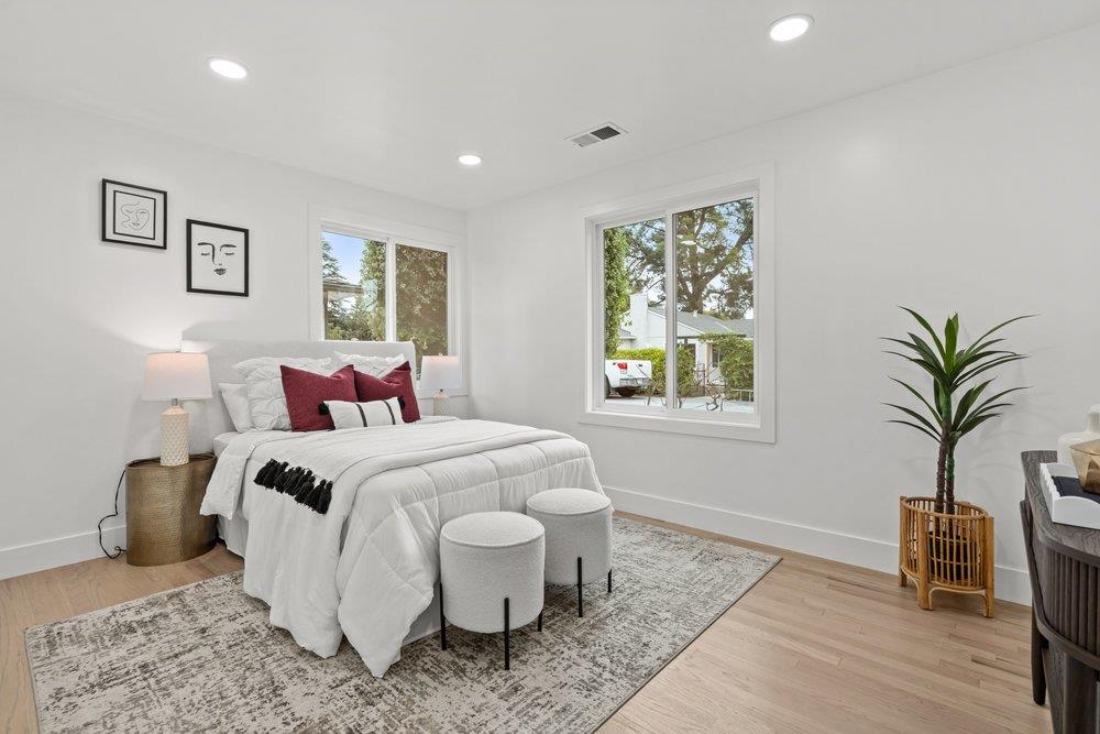 Detail Gallery Image 12 of 41 For 576 Green Manor Ct, Palo Alto,  CA 94301 - – Beds | – Baths