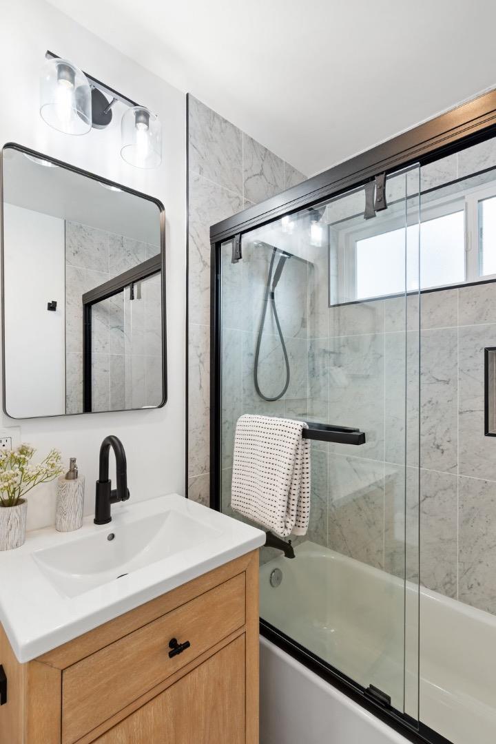 Detail Gallery Image 16 of 41 For 576 Green Manor Ct, Palo Alto,  CA 94301 - – Beds | – Baths