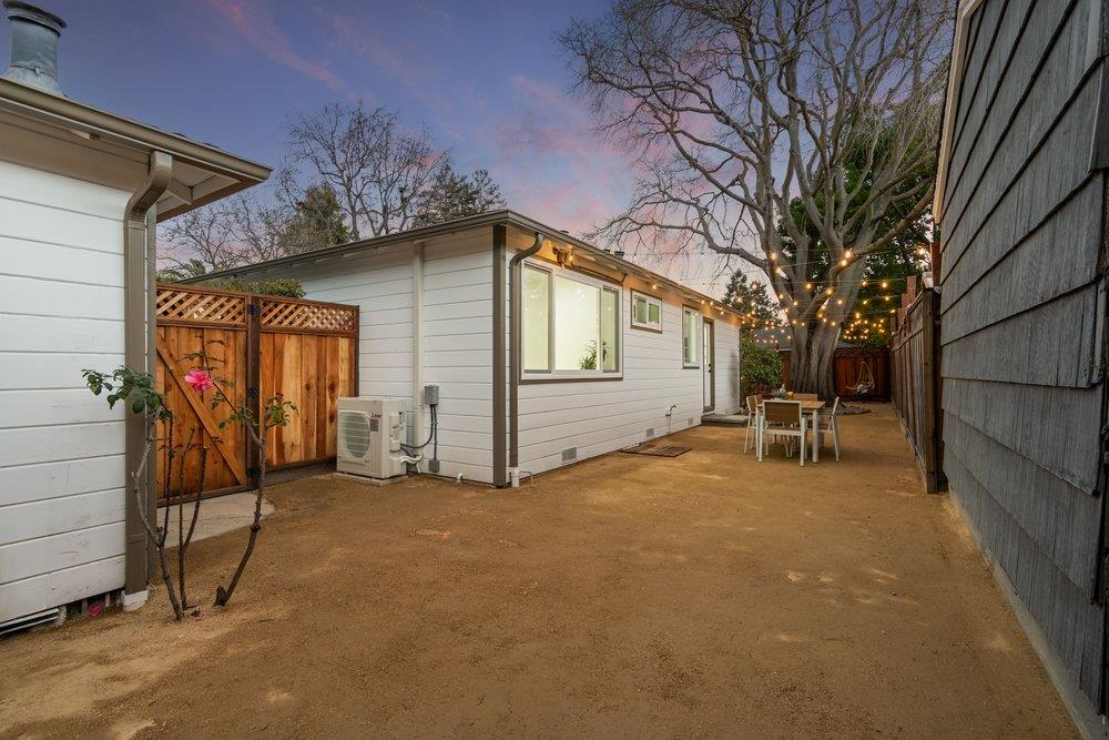 Detail Gallery Image 27 of 41 For 576 Green Manor Ct, Palo Alto,  CA 94301 - – Beds | – Baths