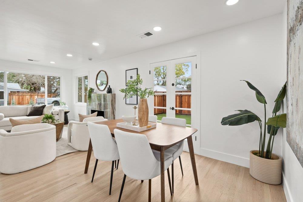 Detail Gallery Image 8 of 41 For 576 Green Manor Ct, Palo Alto,  CA 94301 - – Beds | – Baths