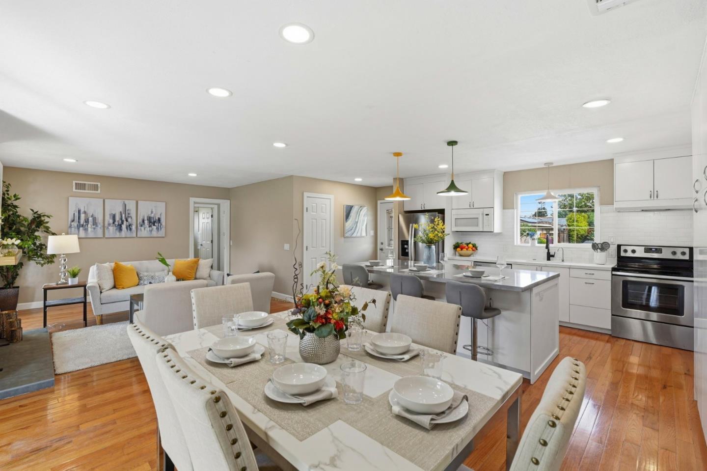 Detail Gallery Image 2 of 24 For 1115 Holmes Ave, Campbell,  CA 95008 - 3 Beds | 2 Baths