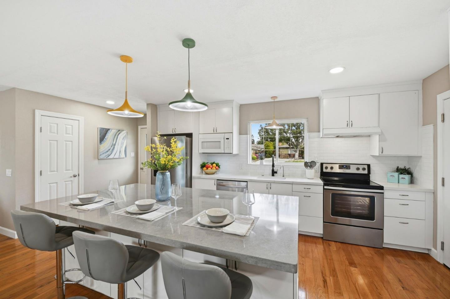 Detail Gallery Image 5 of 24 For 1115 Holmes Ave, Campbell,  CA 95008 - 3 Beds | 2 Baths