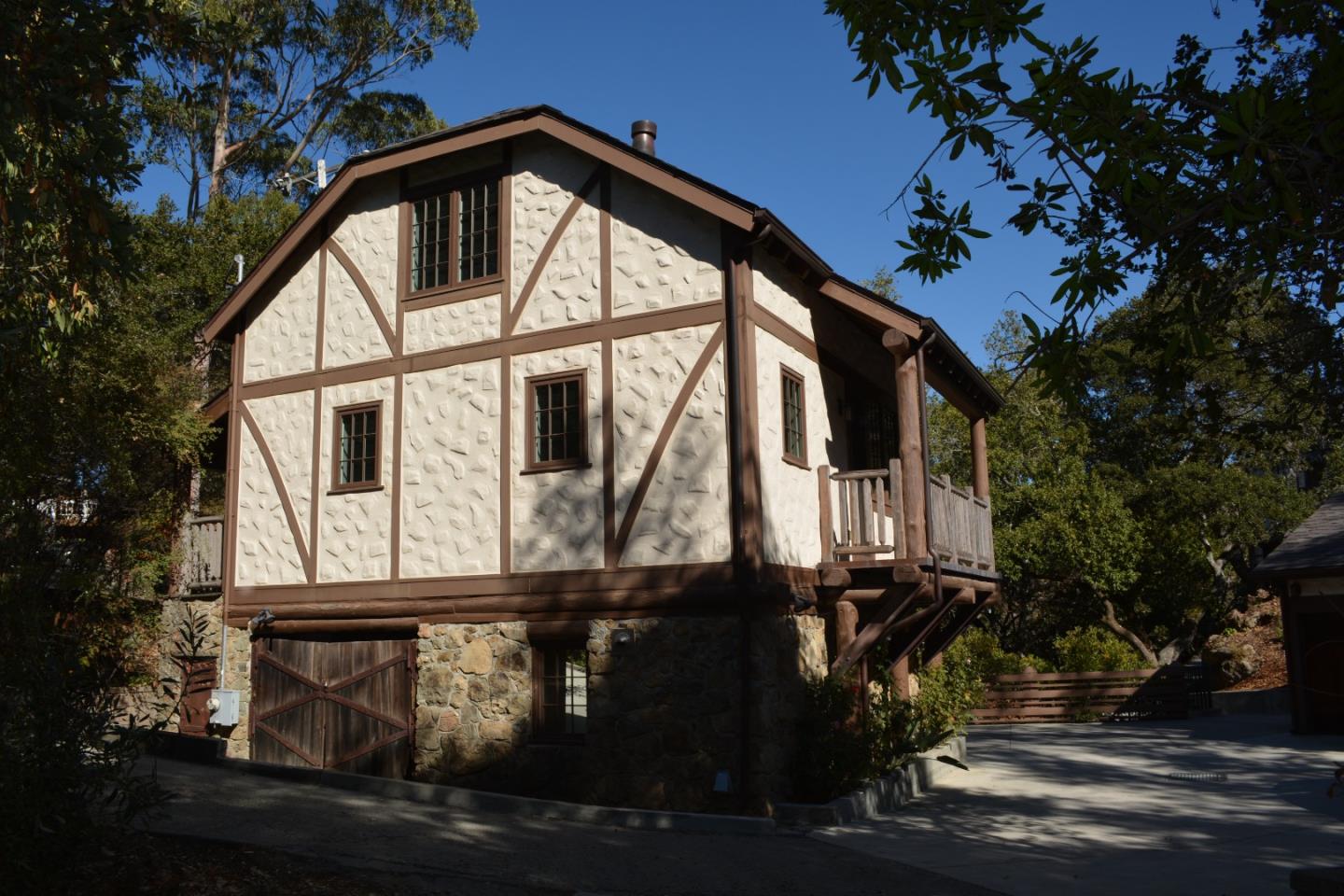 Detail Gallery Image 10 of 37 For 3035 Canyon Rd, Burlingame,  CA 94010 - 5 Beds | 4 Baths