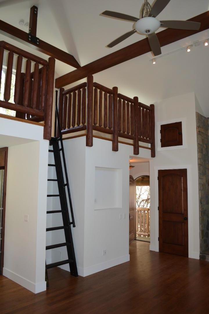 Detail Gallery Image 13 of 37 For 3035 Canyon Rd, Burlingame,  CA 94010 - 5 Beds | 4 Baths