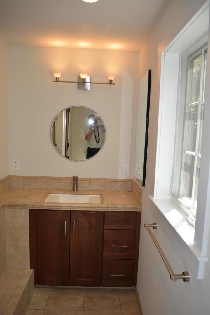 Detail Gallery Image 16 of 37 For 3035 Canyon Rd, Burlingame,  CA 94010 - 5 Beds | 4 Baths